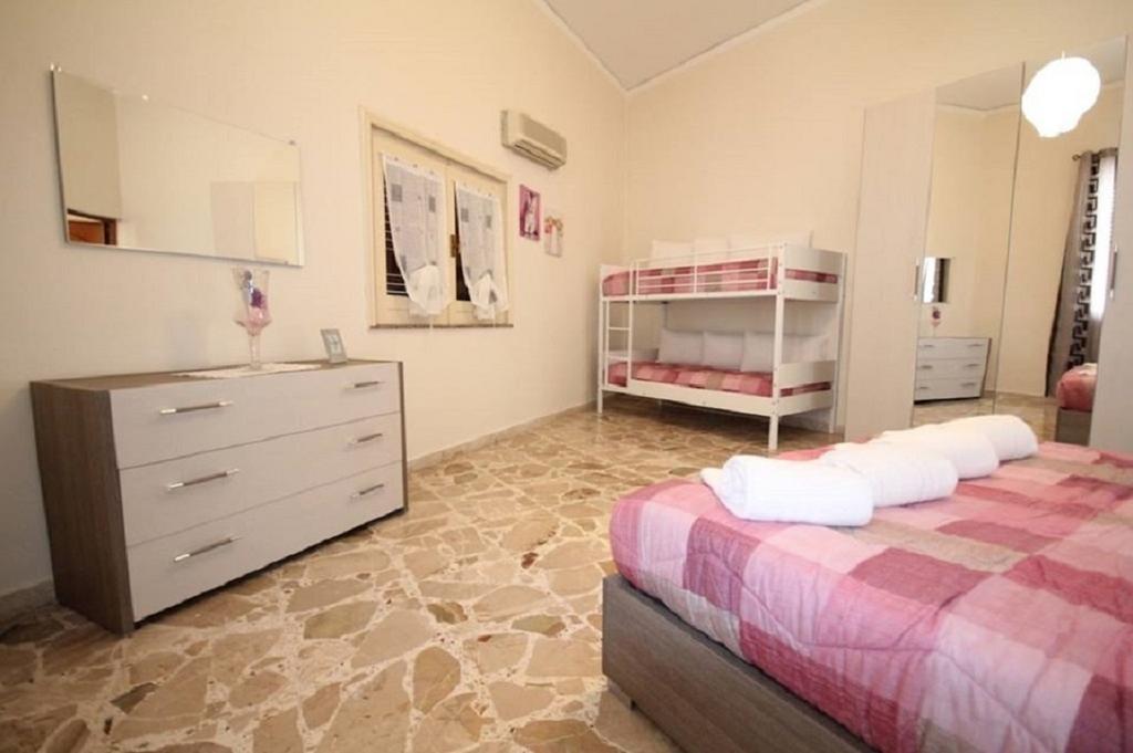 Le Tre Rose Di Mary Apartment Avola Ruang foto